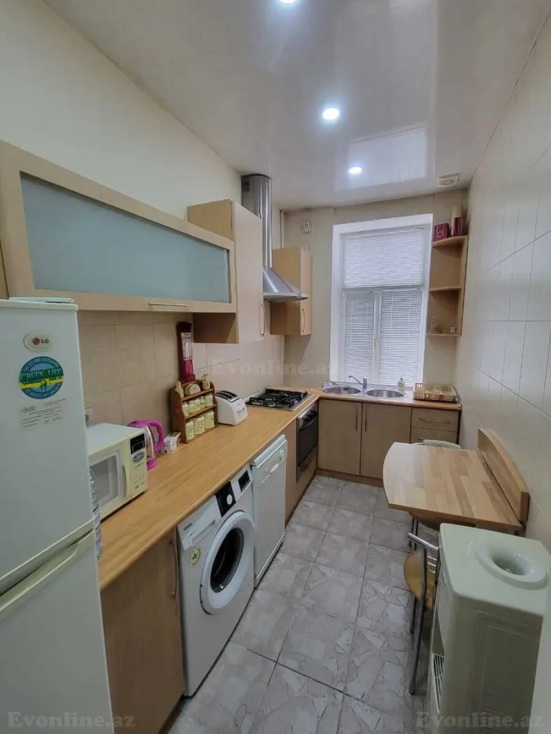 Satılır 2 otaqlı Mənzil Köhnə tikili 60 m² Sahil m. - şəkil 10