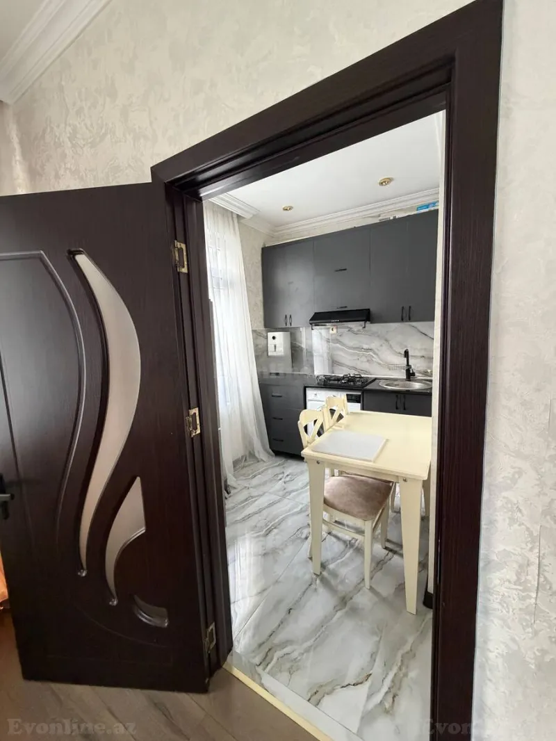 Satılır 2 otaqlı Mənzil Köhnə tikili 50 m² Memar Əcəmi m. - şəkil 4
