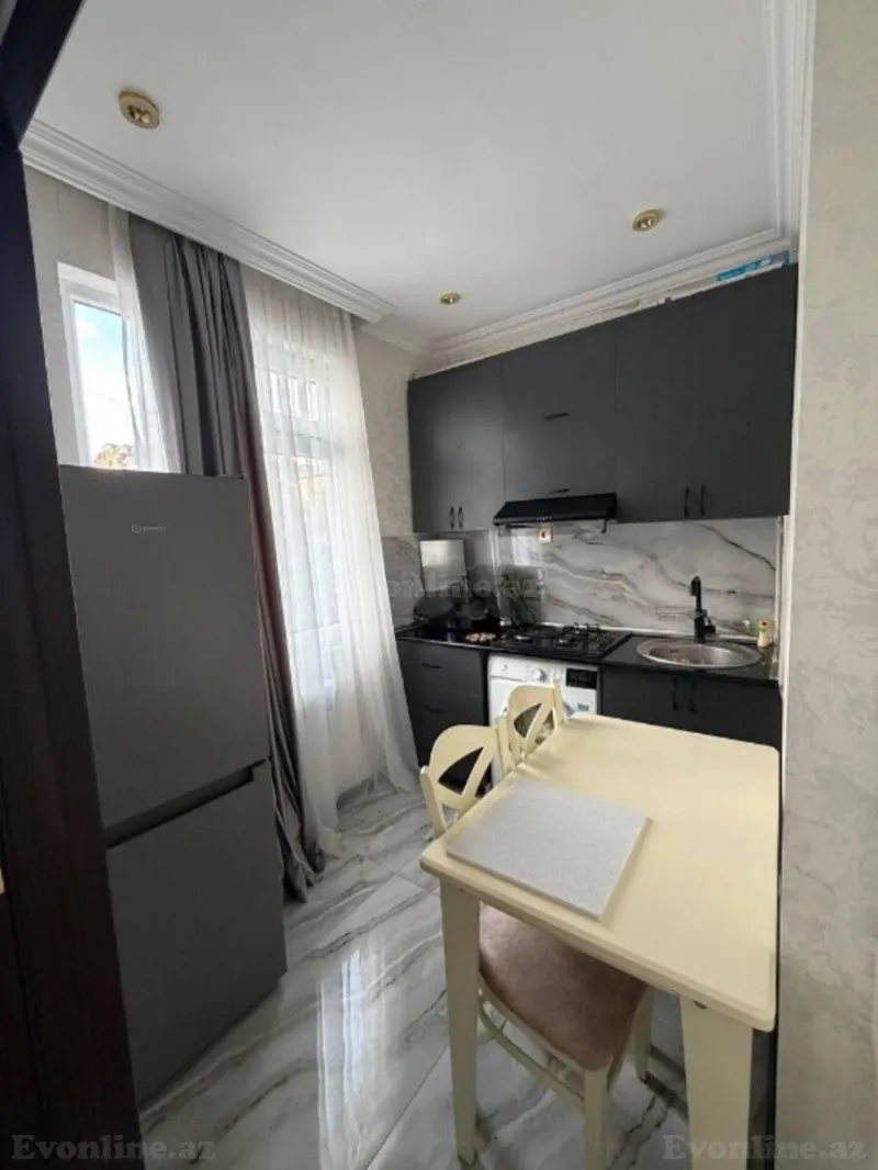 Satılır 2 otaqlı Mənzil Köhnə tikili 50 m² Memar Əcəmi m. - şəkil 5
