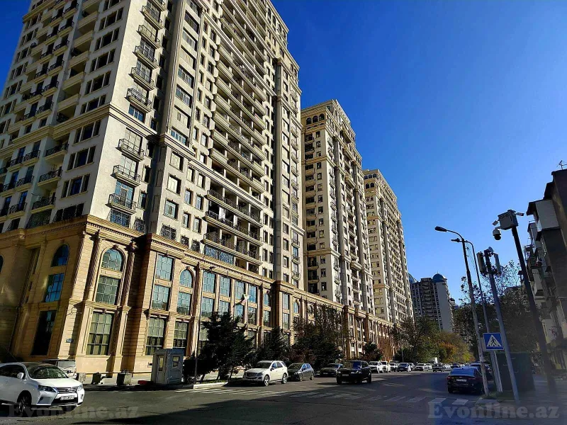 3 otaqlı Mənzil 150 m² Elmlər Akademiyası m. Satılır