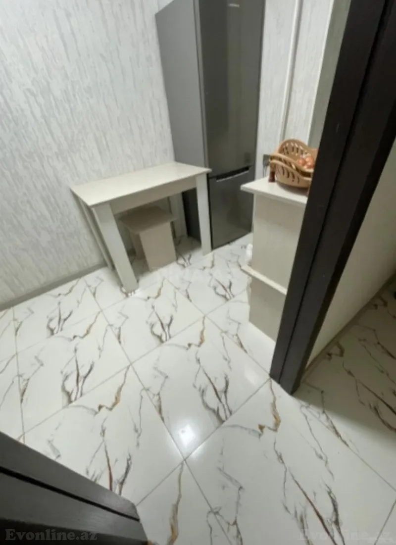 Satılır 2 otaqlı Mənzil Köhnə tikili 40 m² 7-ci mikrorayon - şəkil 8