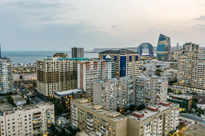 Kirayə verilir 3 otaqlı Mənzil Yeni tikili 100 m² Xətai r. - şəkil 2