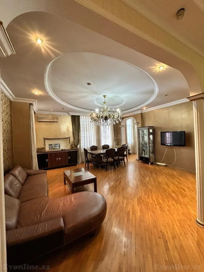 3 otaqlı Mənzil 160 m² 28 May m. Kirayə verilir