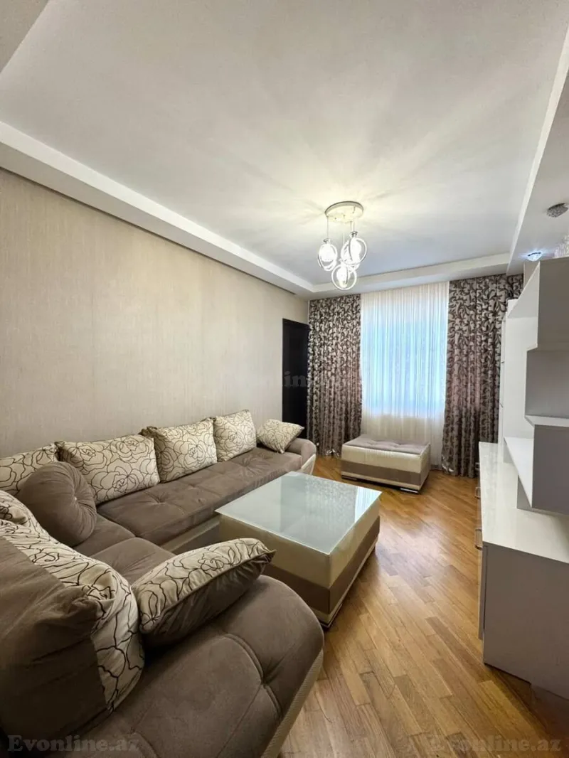 Satılır 4 otaqlı Mənzil Köhnə tikili 120 m² Həzi Aslanov m.