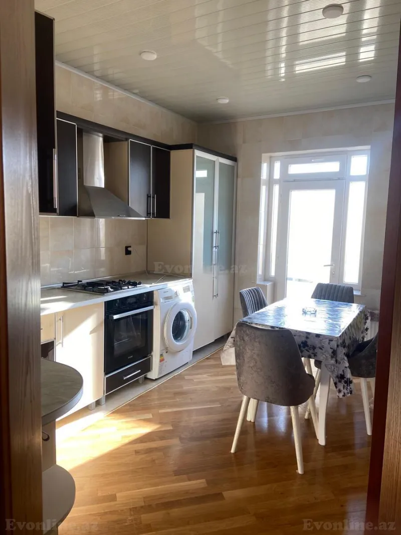 Satılır 7 otaqlı Həyət evi 250 m² Novxanı - şəkil 6