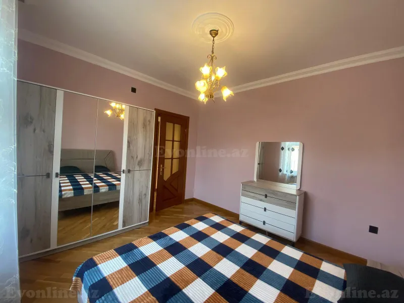 Satılır 7 otaqlı Həyət evi 250 m² Novxanı - şəkil 7