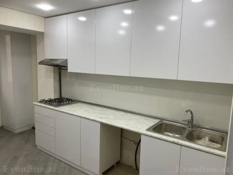 Satılır 2 otaqlı Mənzil Köhnə tikili 65 m² Gənclik m. - şəkil 2