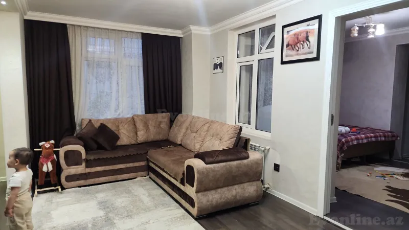 6 otaqlı Həyət evi 200 m² Azadlıq prospekti m. Satılır