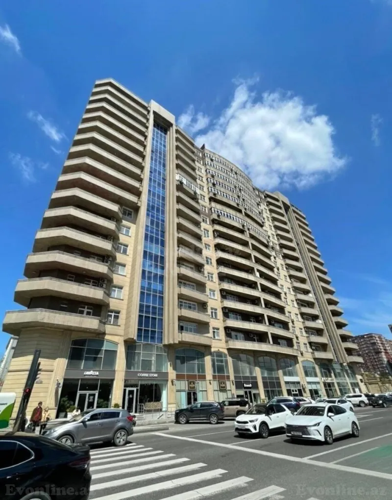4 otaqlı Ofis 220 m² 28 May m. Kirayə verilir