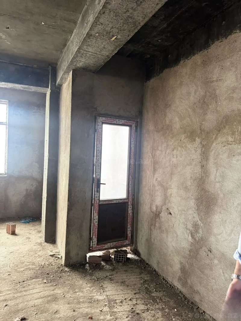 Satılır 3 otaqlı Mənzil Yeni tikili 125 m² Neftçilər m. - şəkil 2