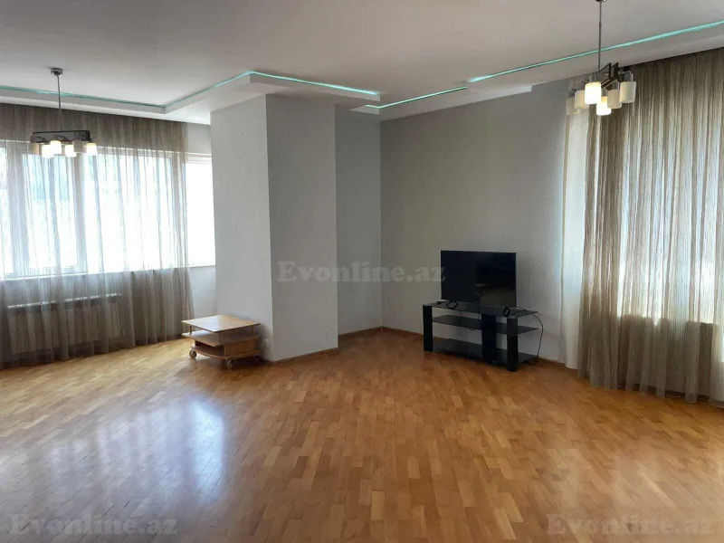 Kirayə verilir 3 otaqlı Mənzil Yeni tikili 130 m² Xətai r. - şəkil 2