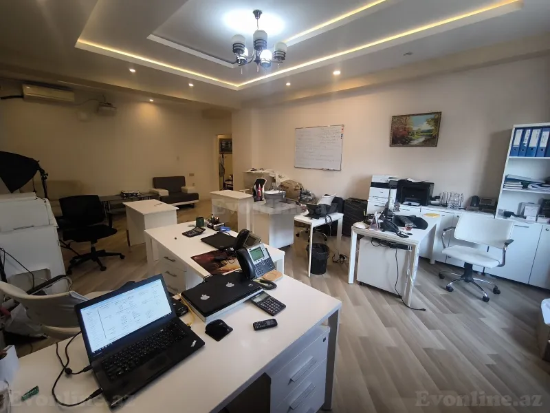 Kirayə verilir Ofis 160 m² Azadlıq prospekti m.