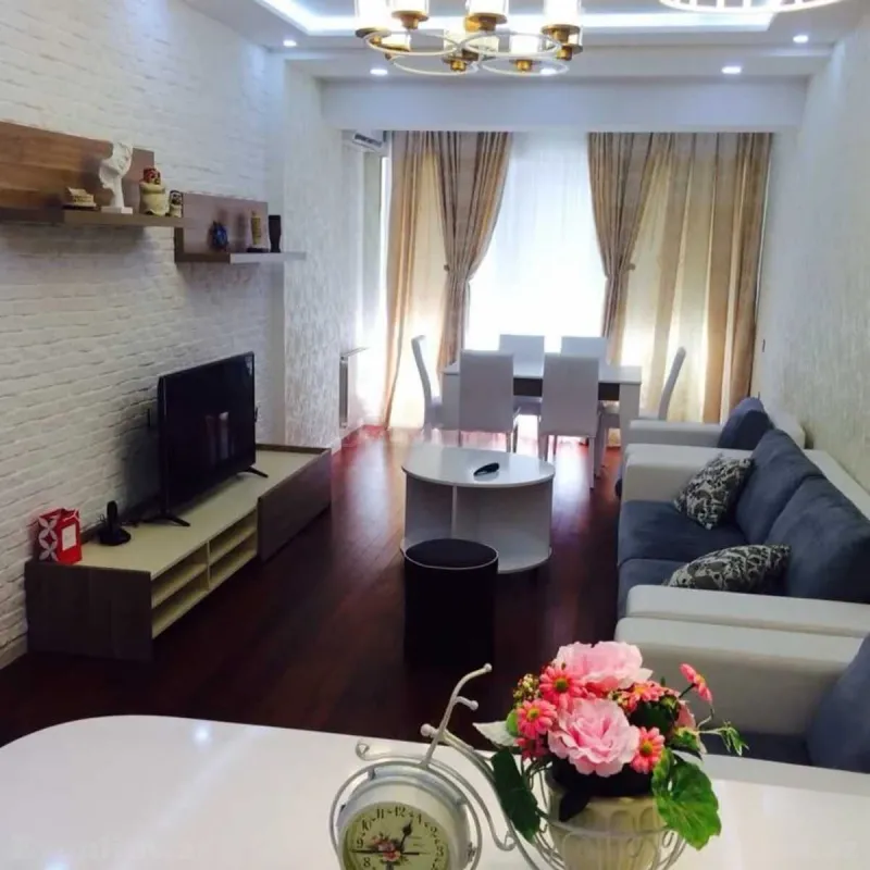 3 otaqlı Mənzil 120 m² Xətai r. Kirayə verilir