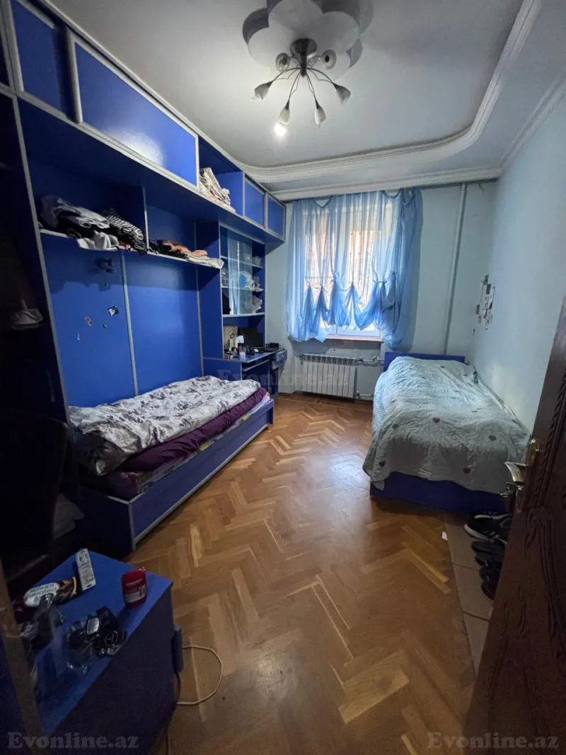 3 otaqlı Mənzil 90 m² 28 May m. Kirayə verilir