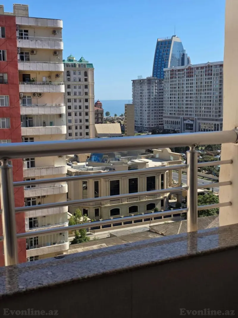 3 otaqlı Mənzil 115 m² Xətai r. Kirayə verilir