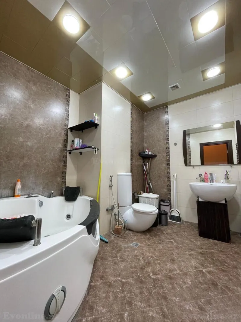Satılır 4 otaqlı Mənzil Yeni tikili 200 m² Nəsimi r. - şəkil 8