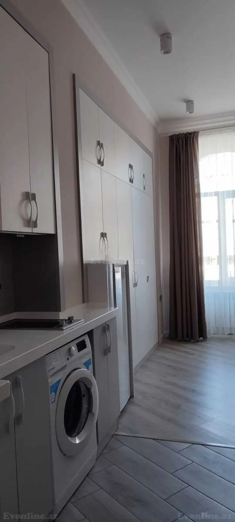 Kirayə verilir 1 otaqlı Mənzil Köhnə tikili 18 m² Səbail r. - şəkil 3