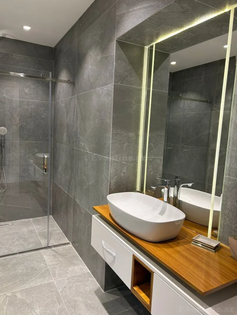 Satılır 3 otaqlı Mənzil Yeni tikili 150 m² Səbail r. - şəkil 5
