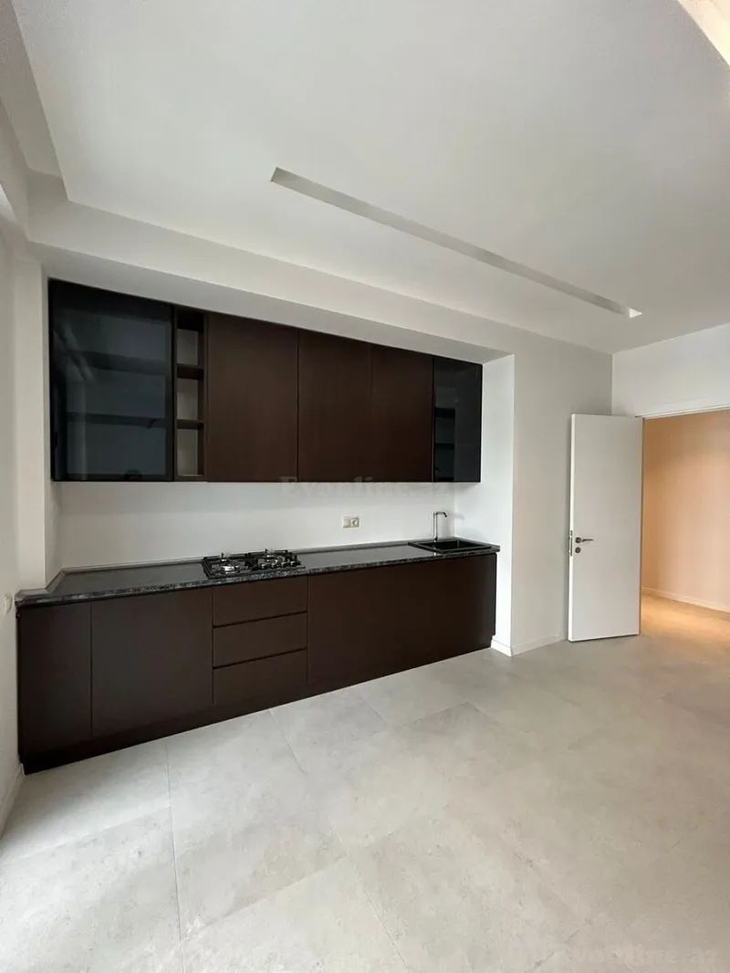 Satılır 3 otaqlı Mənzil Yeni tikili 150 m² Səbail r. - şəkil 6