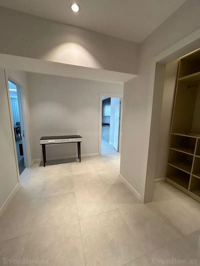 Satılır 3 otaqlı Mənzil Yeni tikili 150 m² Səbail r. - şəkil 9