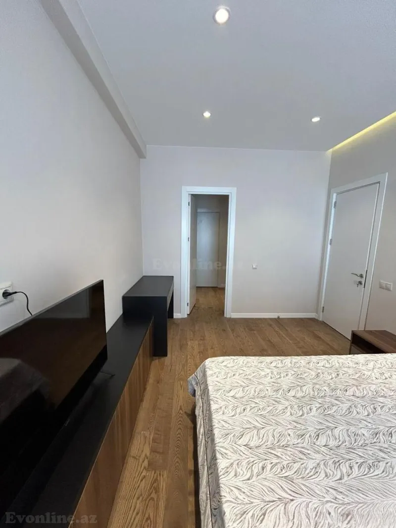 Satılır 3 otaqlı Mənzil Yeni tikili 150 m² Səbail r. - şəkil 18