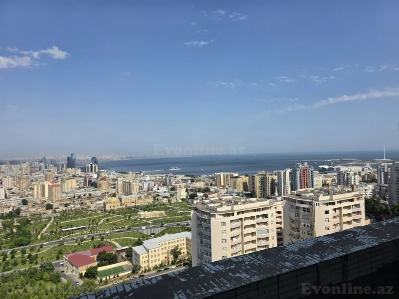 4 otaqlı Mənzil 322 m² Elmlər Akademiyası m. Satılır