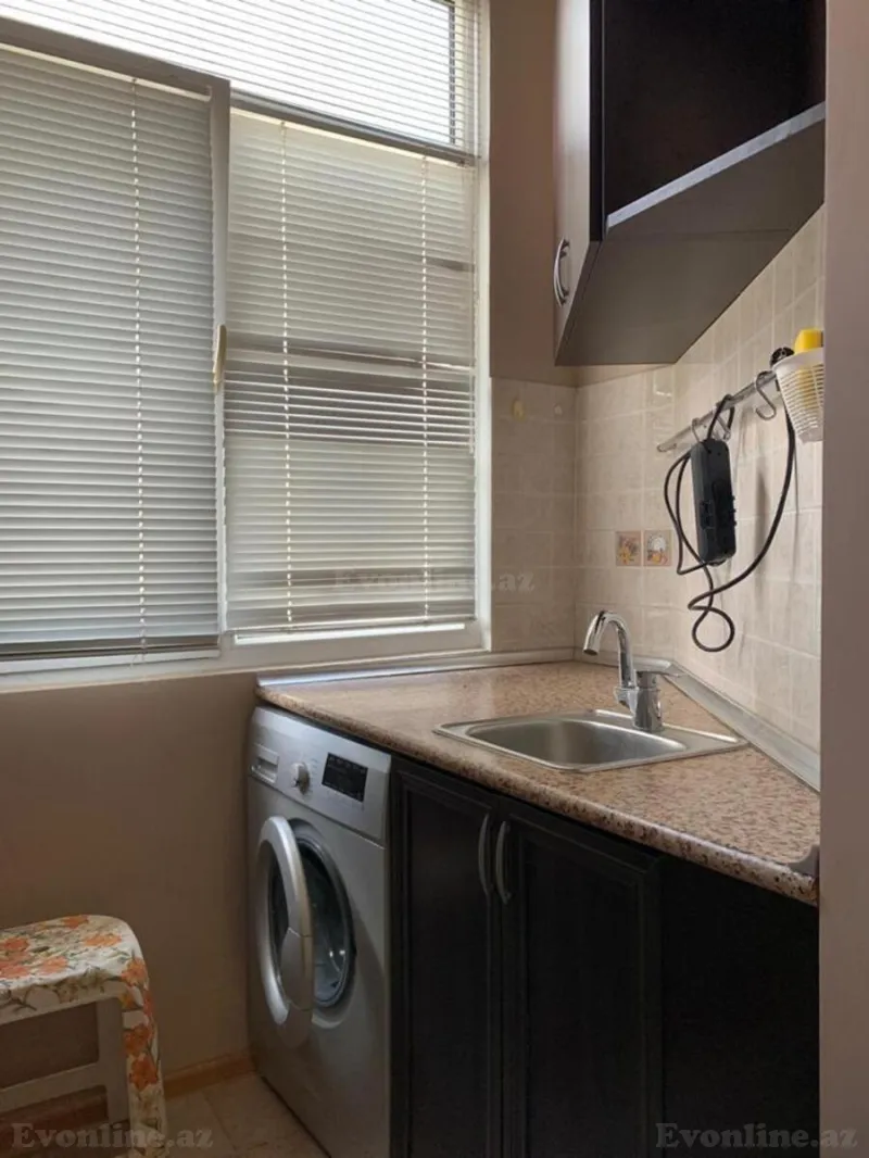 Kirayə verilir 2 otaqlı Mənzil Köhnə tikili 50 m² Səbail r. - şəkil 8