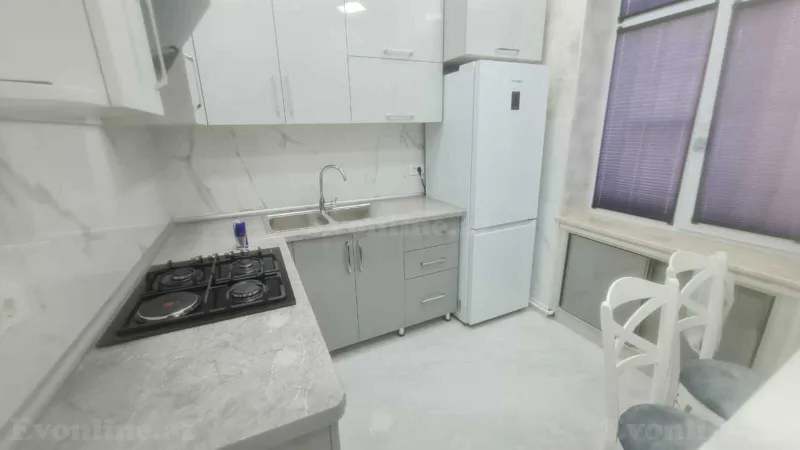 Satılır 2 otaqlı Mənzil Köhnə tikili 70 m² Nəsimi r. - şəkil 6