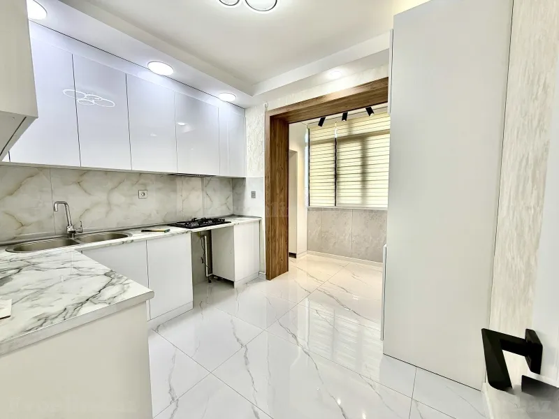 Satılır 3 otaqlı Mənzil Köhnə tikili 85 m² Xalqlar Dostluğu m. - şəkil 4