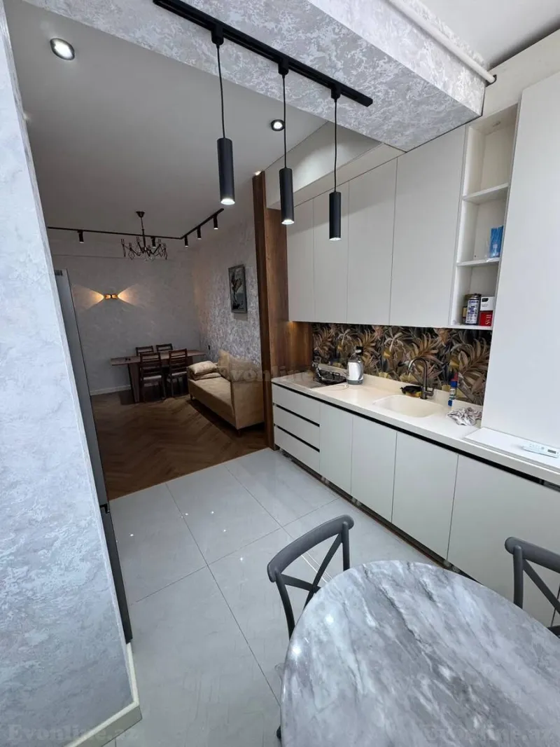 Kirayə verilir 2 otaqlı Mənzil Yeni tikili 70 m² Nəsimi r. - şəkil 2