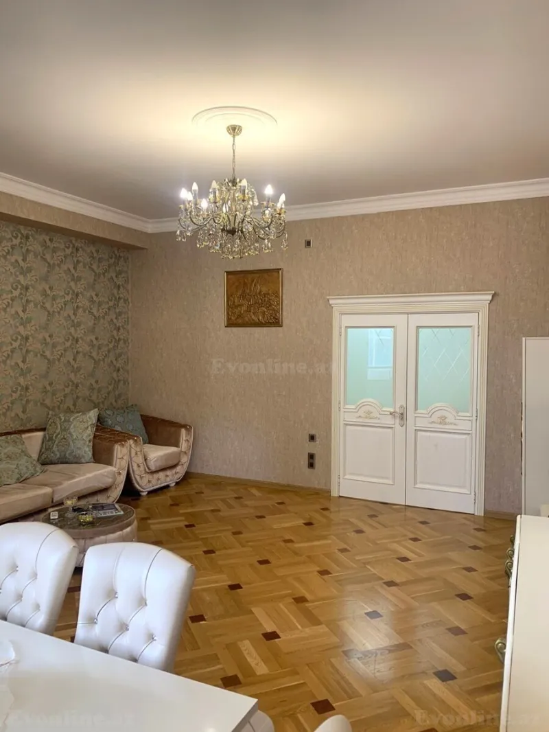 Kirayə verilir 3 otaqlı Mənzil Yeni tikili 135 m² İnşaatçılar m. - şəkil 4