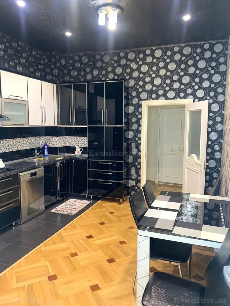 Kirayə verilir 3 otaqlı Mənzil Yeni tikili 135 m² İnşaatçılar m. - şəkil 5