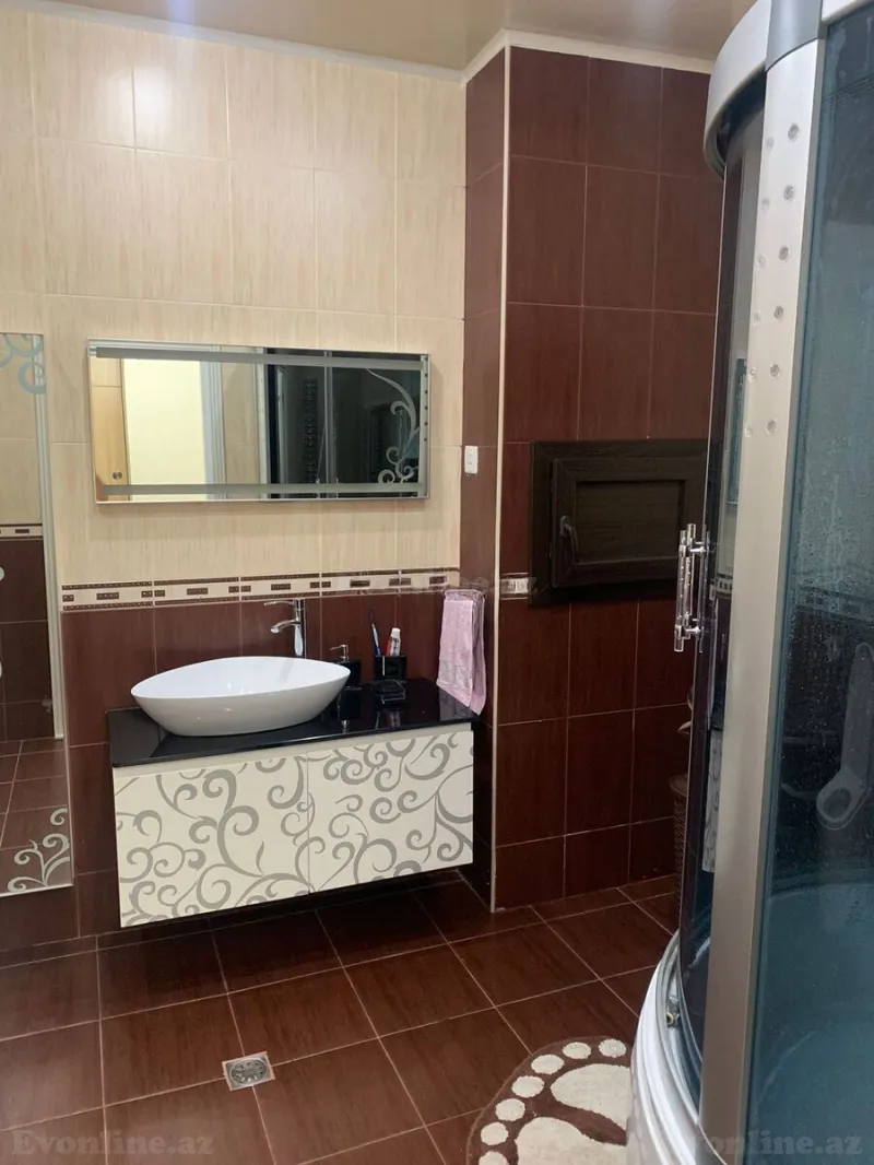 Kirayə verilir 3 otaqlı Mənzil Yeni tikili 135 m² İnşaatçılar m. - şəkil 13