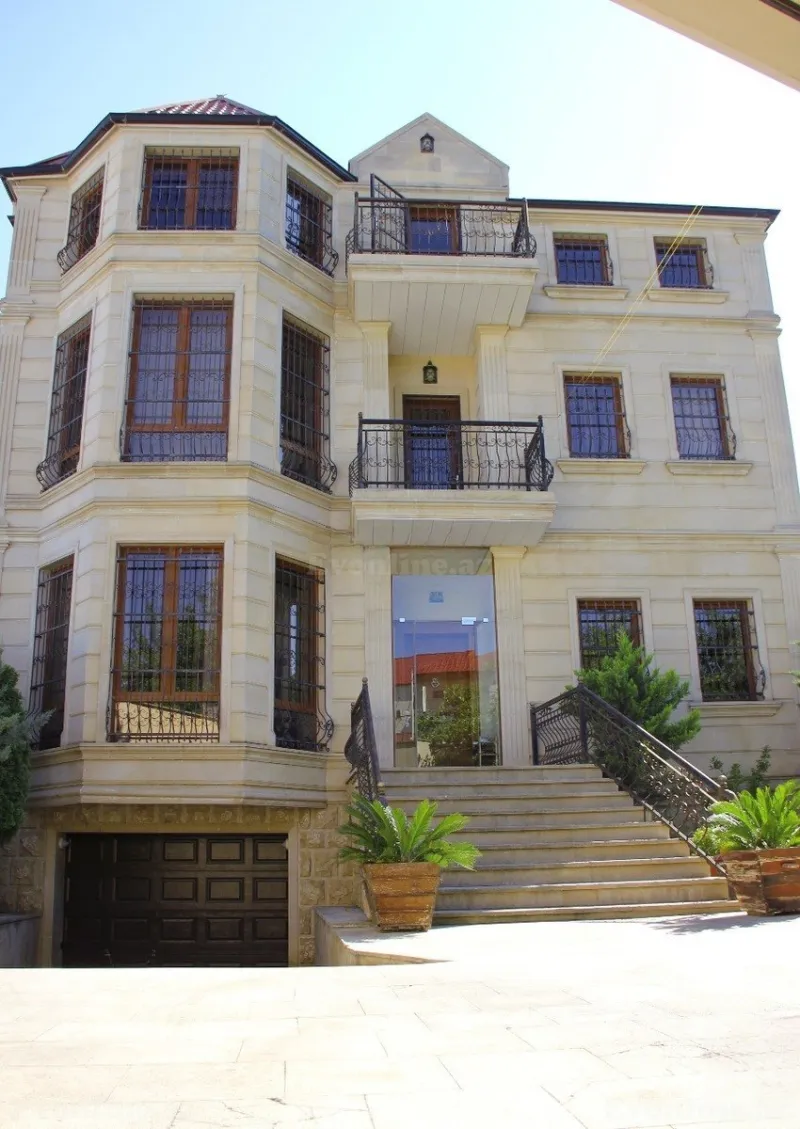 6 otaqlı Həyət evi 450 m² Azadlıq prospekti m. Satılır