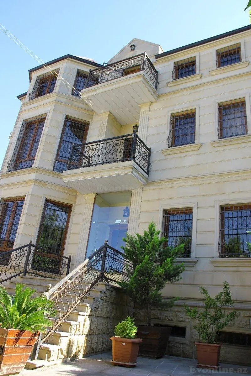 Satılır 6 otaqlı Həyət evi 450 m² Azadlıq prospekti m. - şəkil 2