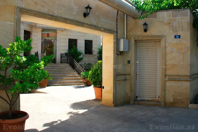 Satılır 6 otaqlı Həyət evi 450 m² Azadlıq prospekti m. - şəkil 5