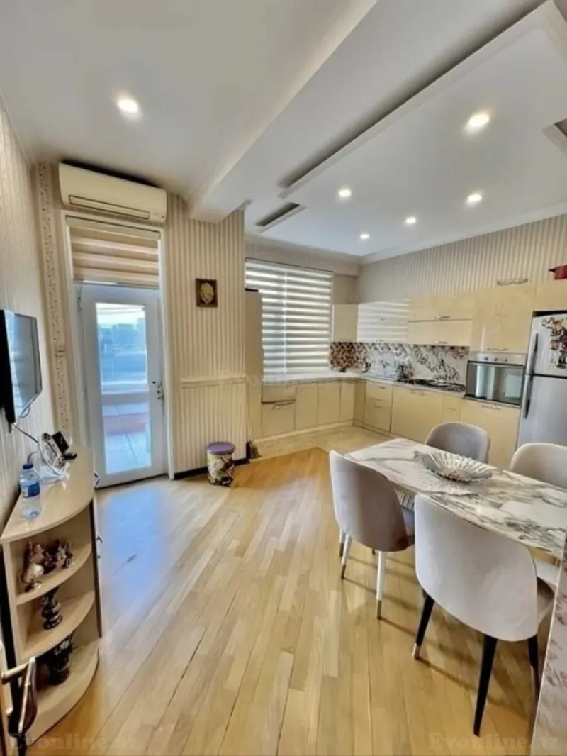 Satılır 4 otaqlı Mənzil Yeni tikili 165 m² Elmlər Akademiyası m. - şəkil 9