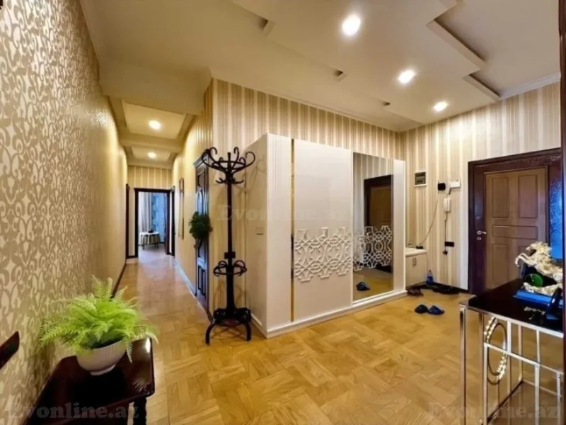 Satılır 4 otaqlı Mənzil Yeni tikili 165 m² Elmlər Akademiyası m. - şəkil 11