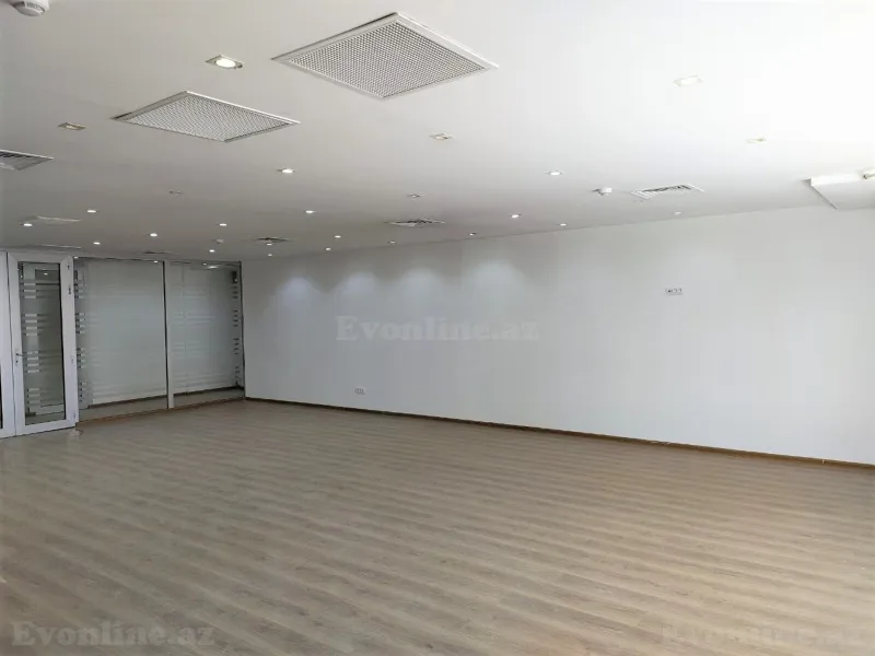Kirayə verilir Ofis 550 m² 8 Noyabr m. - şəkil 7
