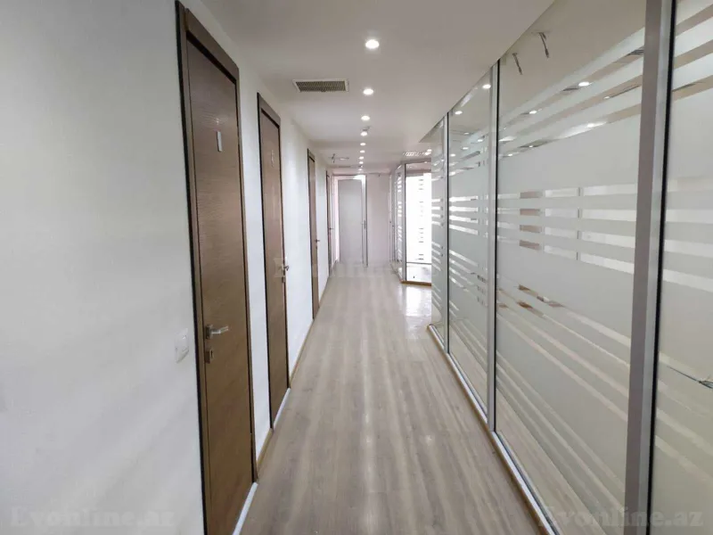 Kirayə verilir Ofis 550 m² 8 Noyabr m. - şəkil 8