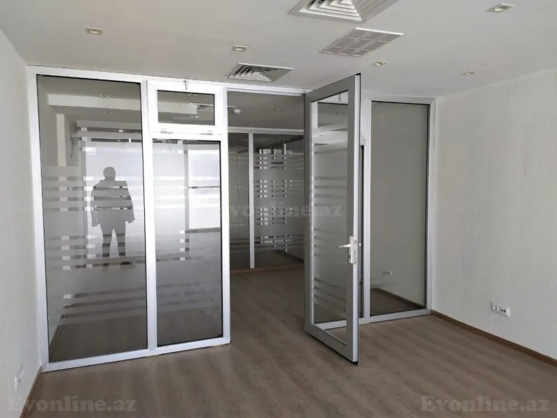 Kirayə verilir Ofis 550 m² 8 Noyabr m. - şəkil 15