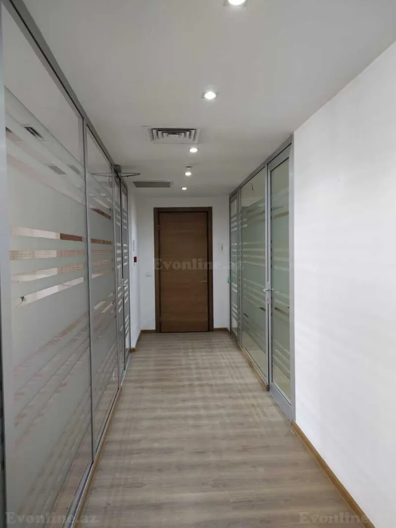 Kirayə verilir Ofis 550 m² 8 Noyabr m. - şəkil 19