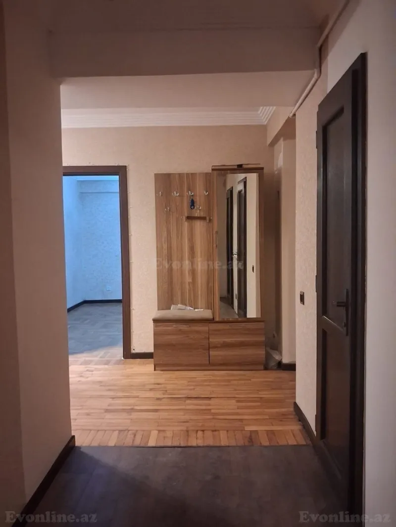 Satılır 5 otaqlı Mənzil Köhnə tikili 190 m² Nizami m.