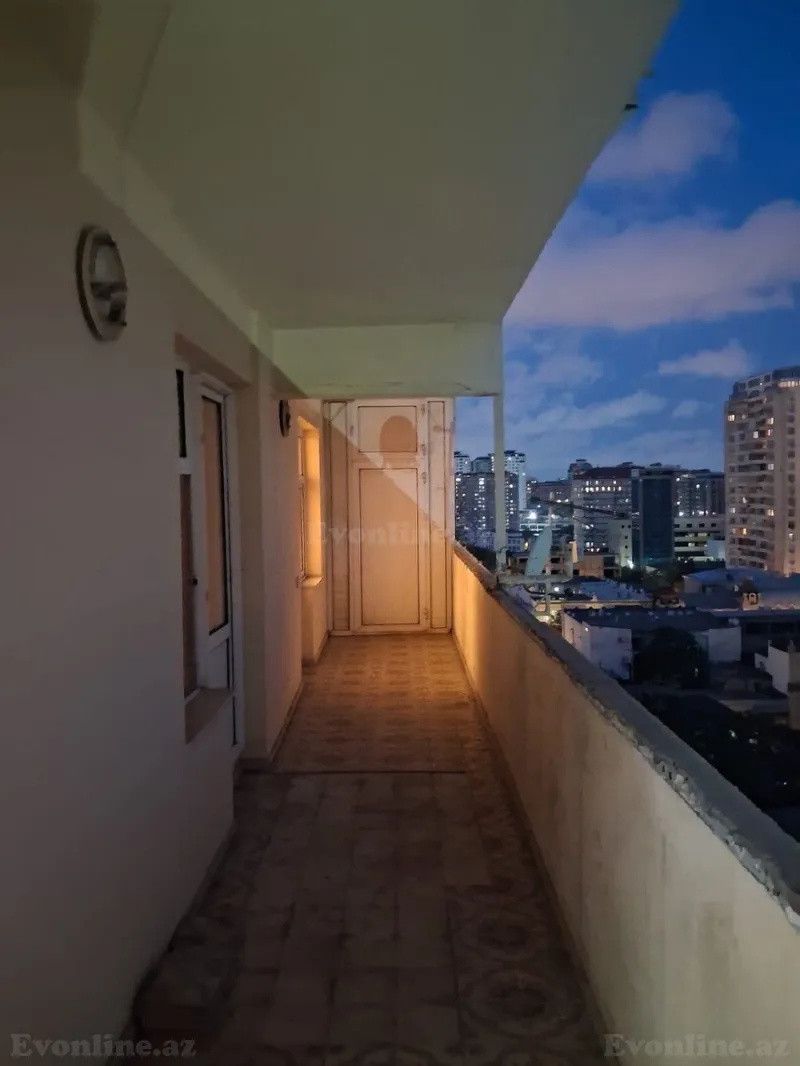Satılır 5 otaqlı Mənzil Köhnə tikili 190 m² Nizami m. - şəkil 6