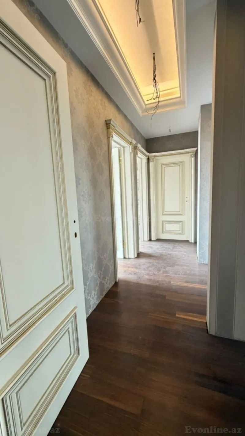 Satılır 4 otaqlı Mənzil Yeni tikili 200 m² 28 May m. - şəkil 12