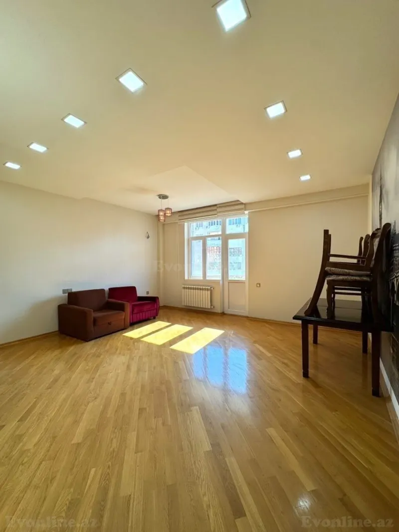 3 otaqlı Mənzil 105 m² Həzi Aslanov m. Satılır