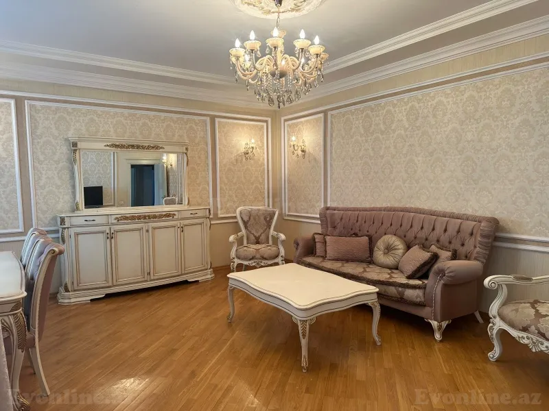 3 otaqlı Mənzil 120 m² 8 Noyabr m. Kirayə verilir