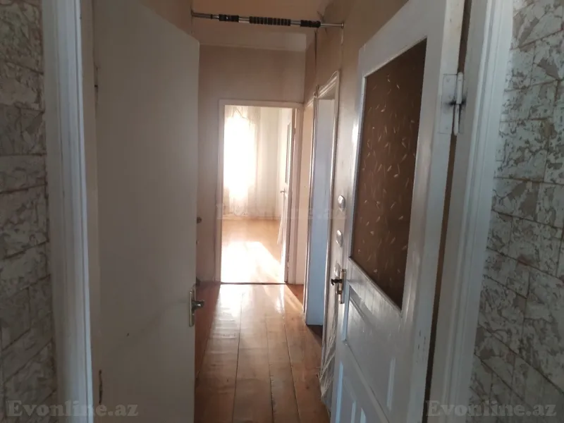 Satılır 3 otaqlı Mənzil Köhnə tikili 80 m² Yeni Günəşli - şəkil 2