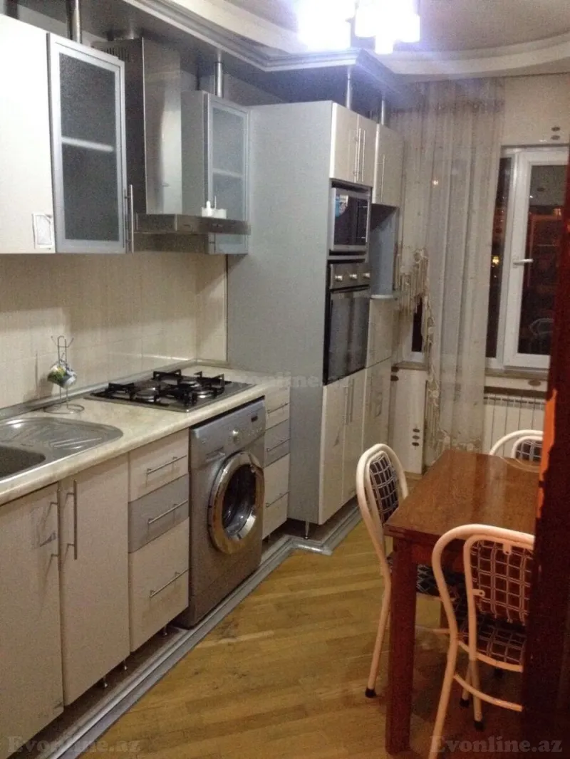 2 otaqlı Mənzil 60 m² İnşaatçılar m. Kirayə verilir