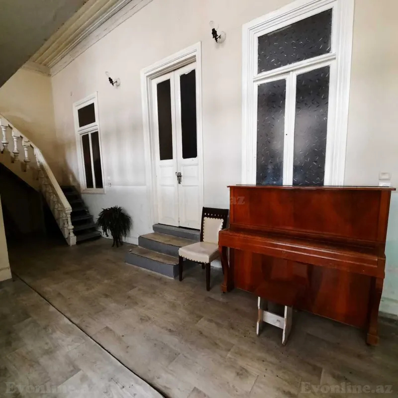 3 otaqlı Həyət evi 150 m² 28 May m. Kirayə verilir
